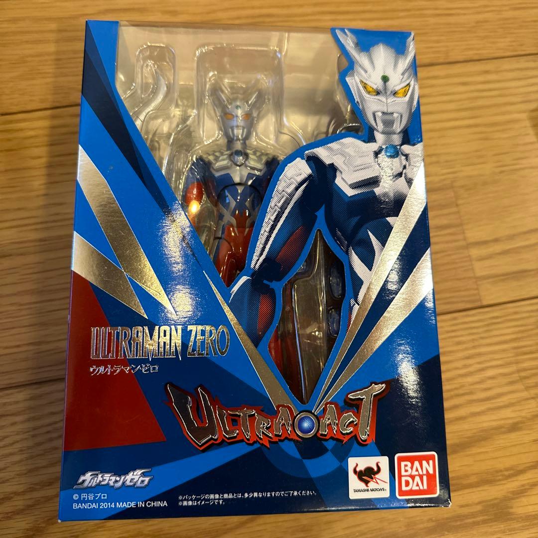 貴重ウルトラアクト　ウルトラマンゼロ　未開封　初回特典