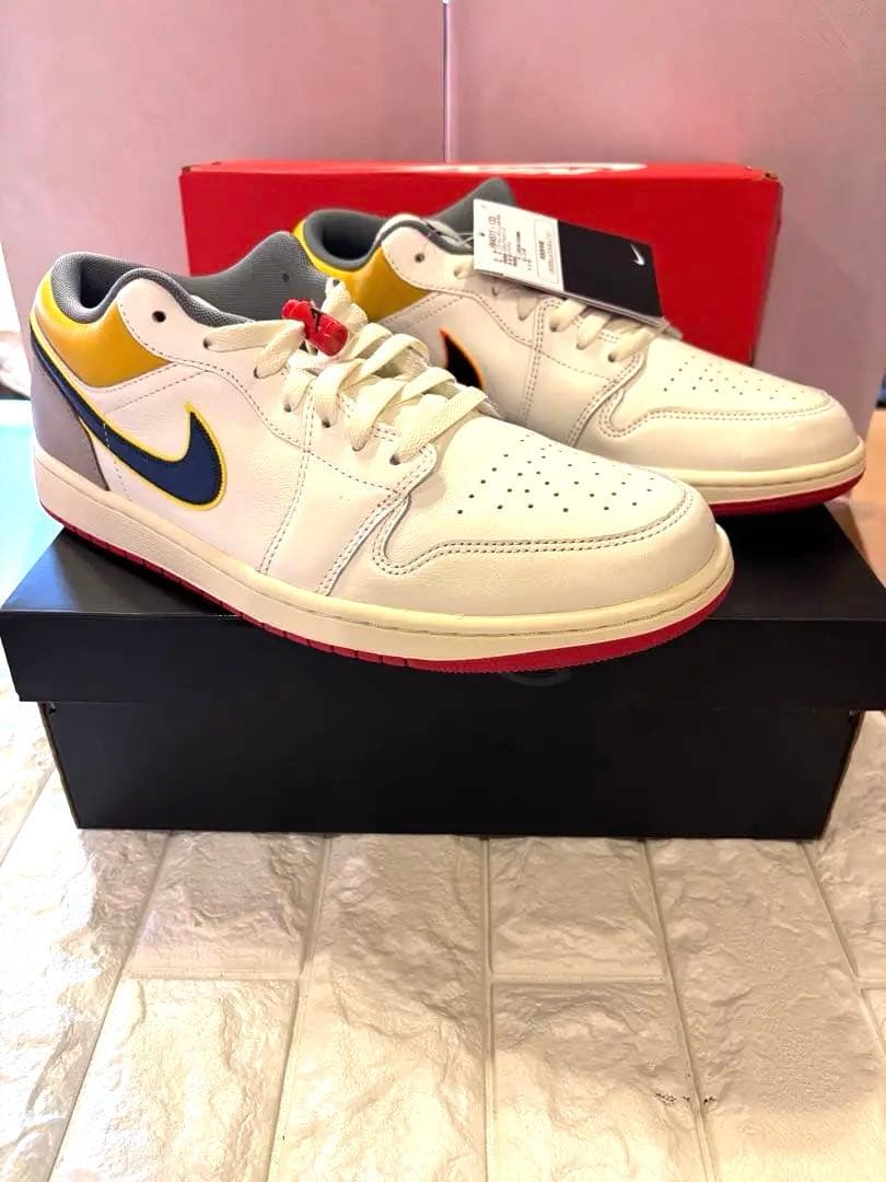 Nike Air Jordan 1 Low ホワイト/イエロー/グレー/ネイビー