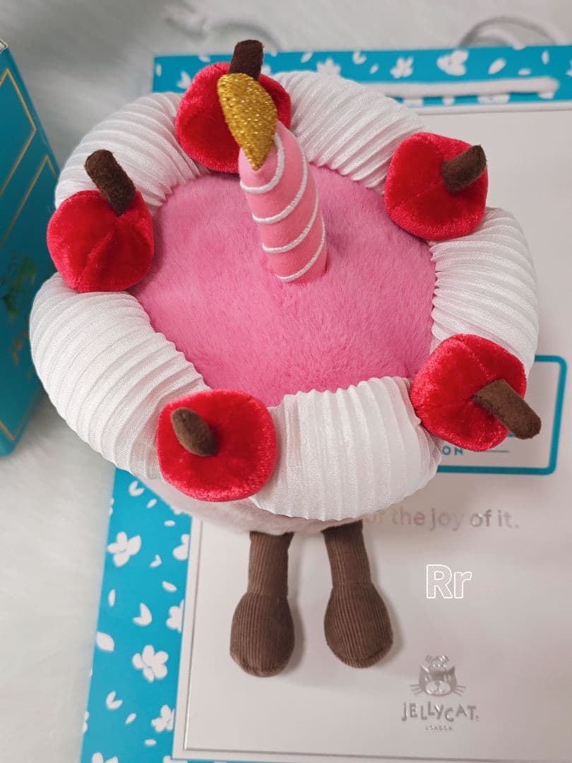  ジェリーキャット　ぬいぐるみチェリーケーキ　バースデー　誕生日