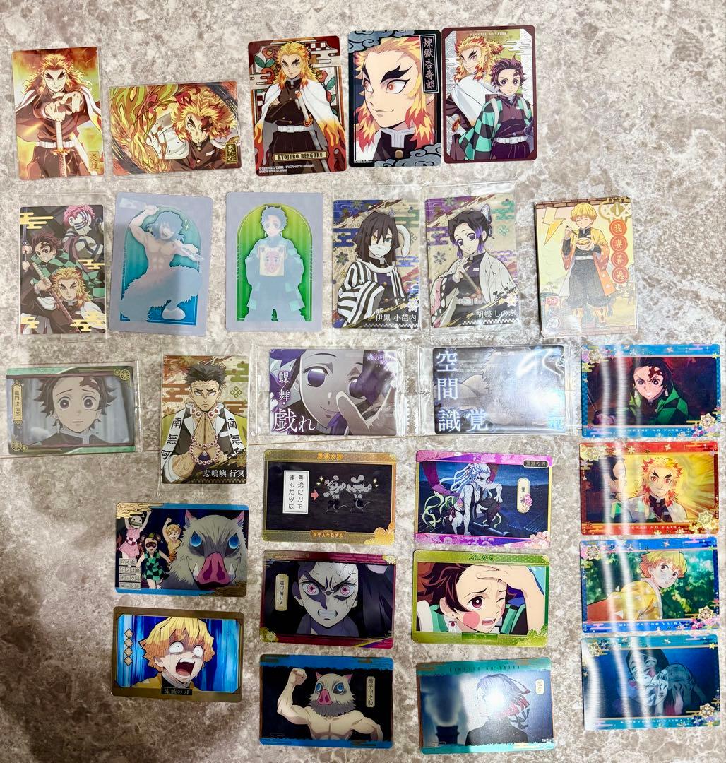 鬼滅の刃　まとめ　おひるねこ　色紙　ラバスト　シール　缶バッジ　アクスタ