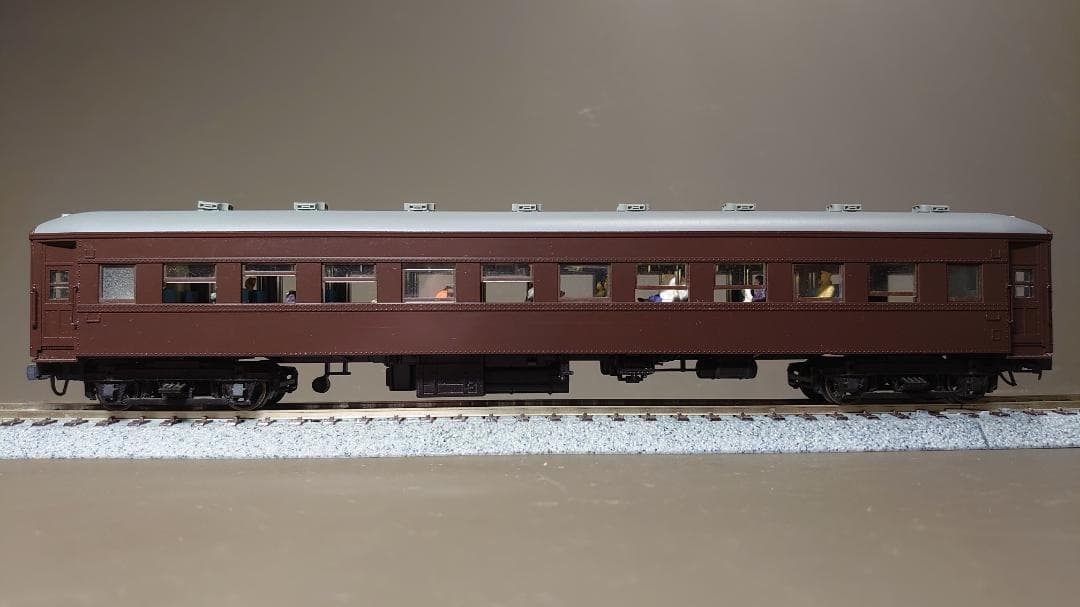 オハフ33・オハ35（茶）KATO HOゲージ 車内灯、着席人形付き