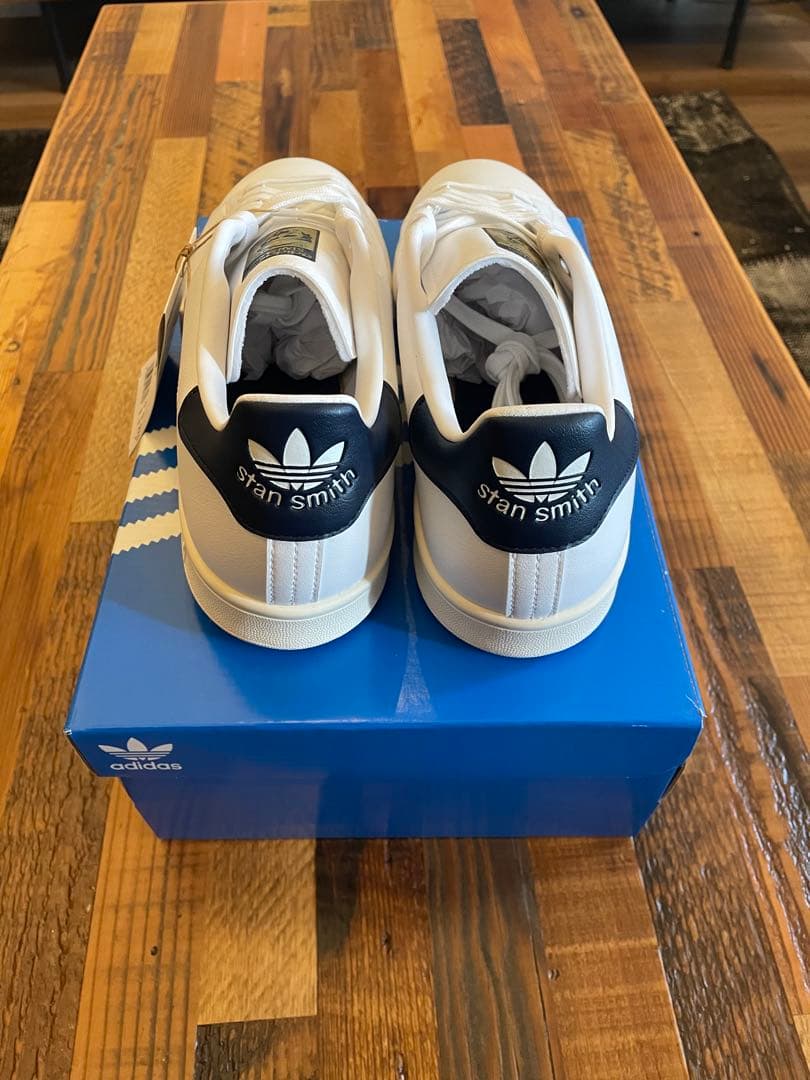 ⑫adidas Stan Smith golf shoes