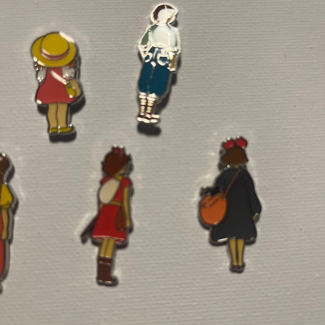 キャラクター ピンバッジ 8個セット