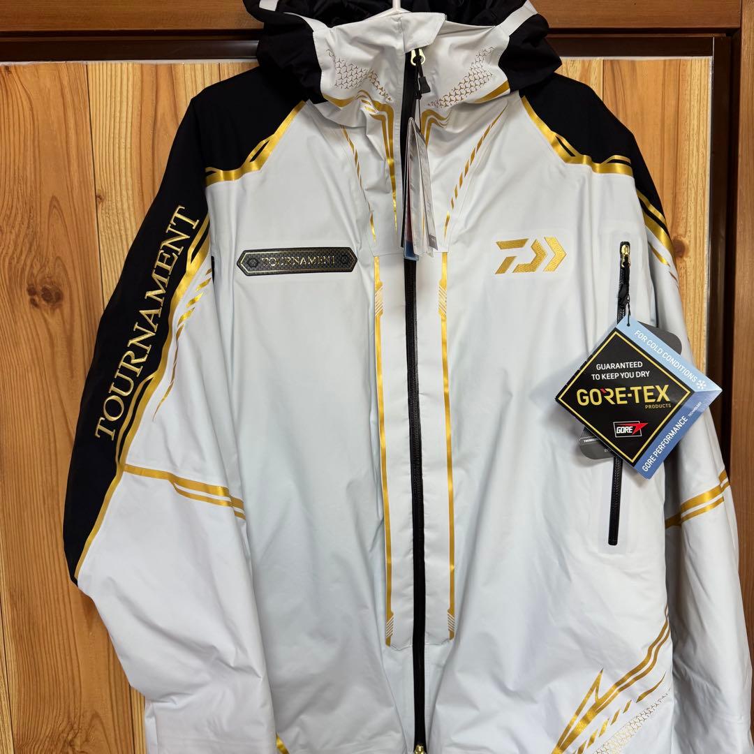 ダイワ　トーナメントゴアテックス　フィッシングスーツ　上下　DW-1022T 白