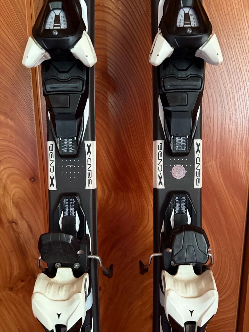 Atomic Black Heaven スキー 板ビンディング付き