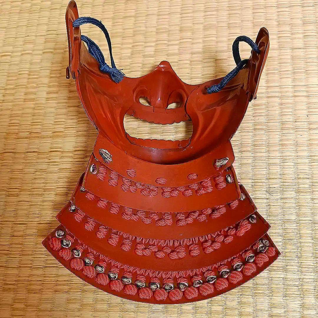 朱塗りの面頬 甲冑 武具 鎧