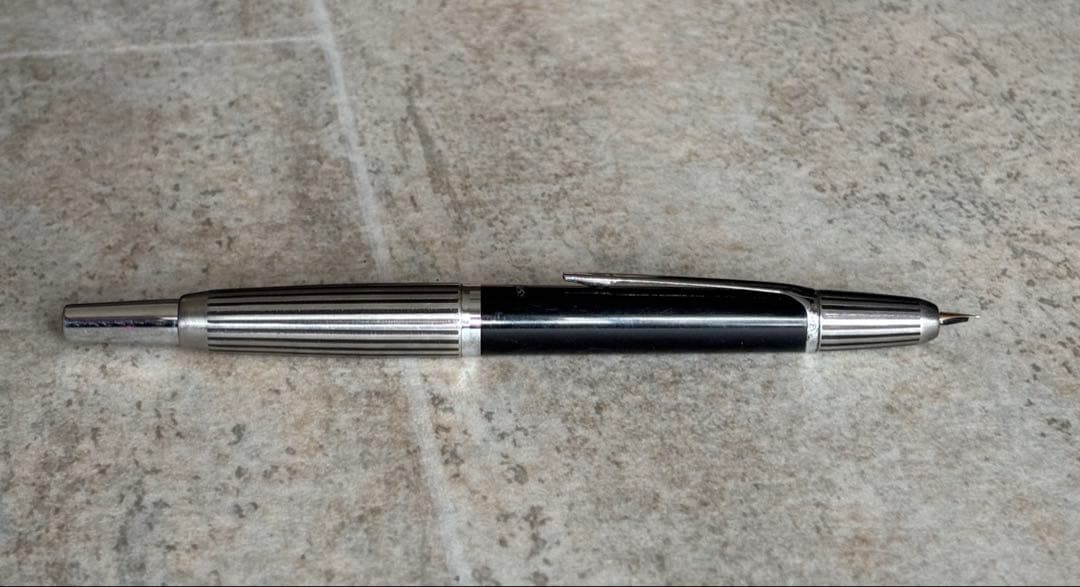 PILOT パイロット　キャップレス　capless蝕刻　万年筆　廃番