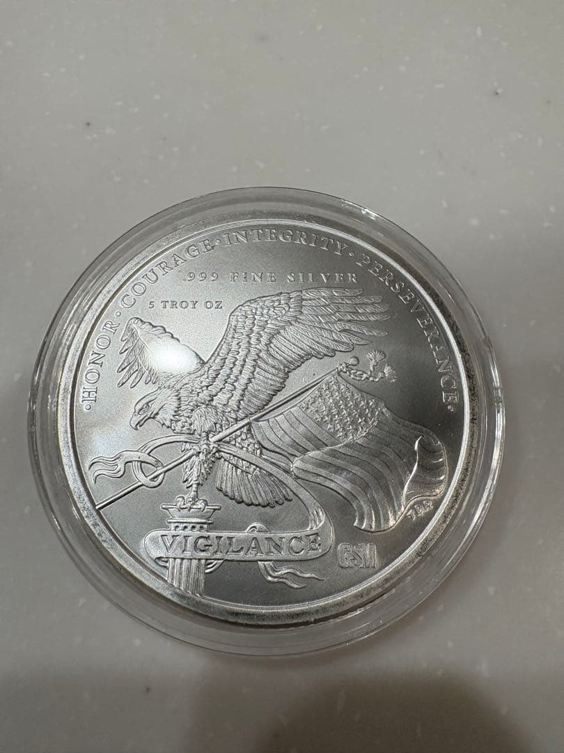 ドナルド・トランプ 第 45 代大統領 5 オンス シルバー ラ 999