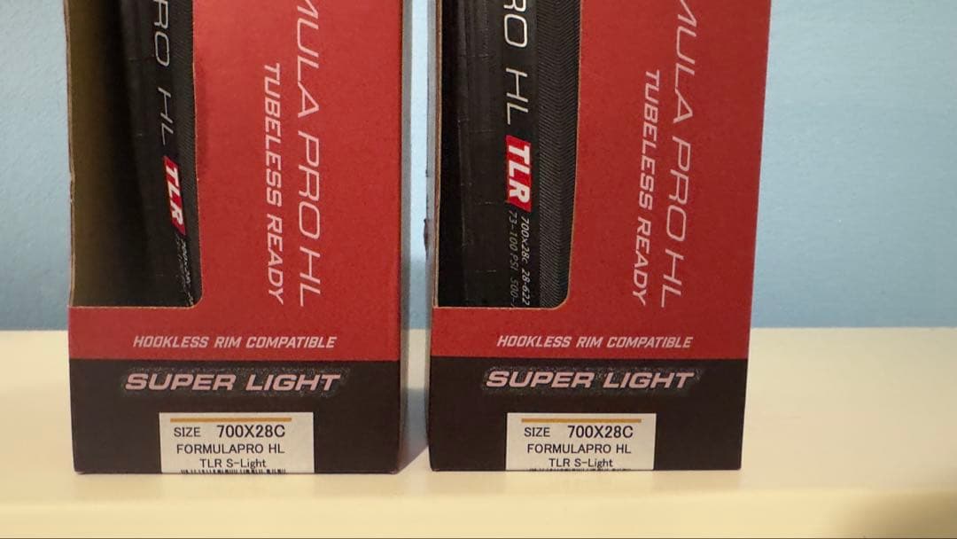 IRC FORMULA PRO TLR S-LIGHT 700x28C 2本