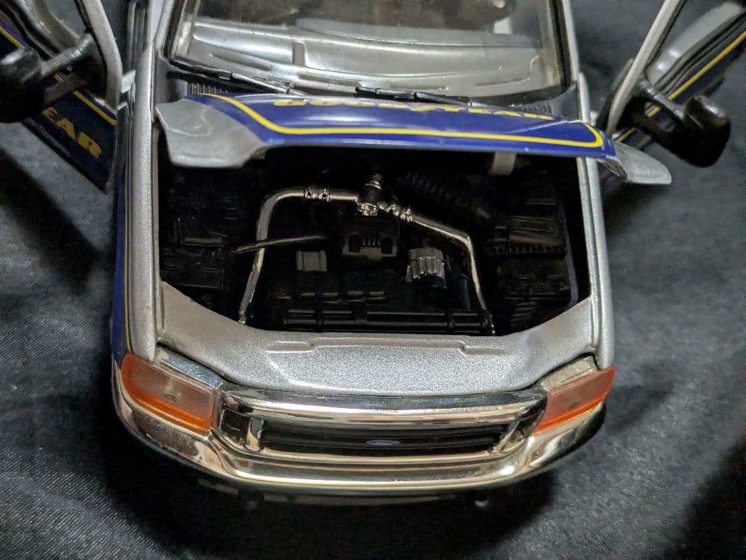 マッチボックス　1:24 1999 フォード Fシリーズ スーパーデューティ