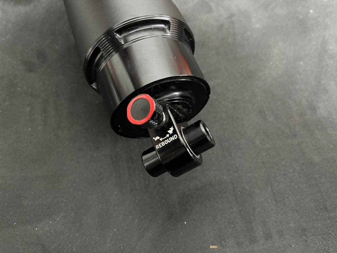 Rockshox Vivid Ultimate 205x65 mm リアショック