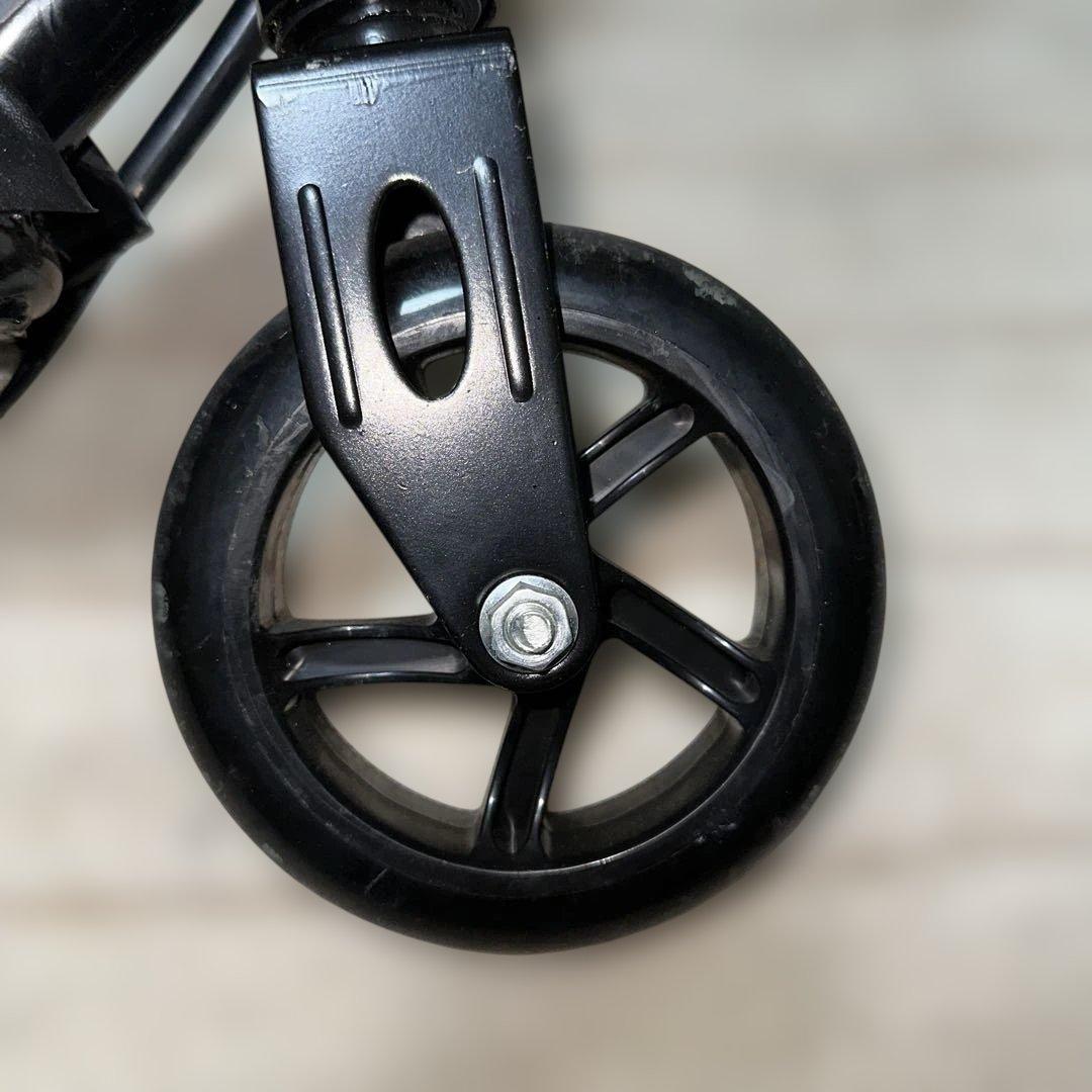 ブラック/グリーン キックボード