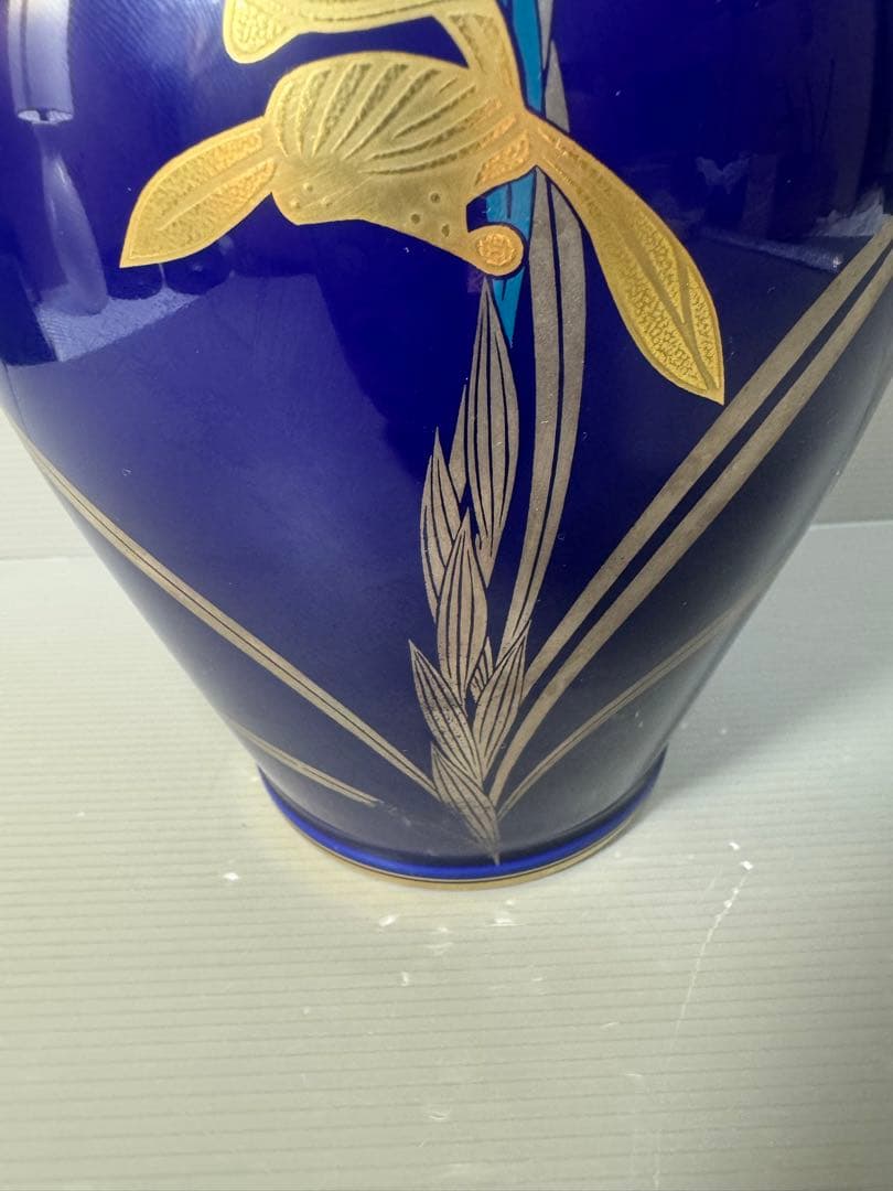 2597  香蘭社　金彩蘭　沈香壷　壷