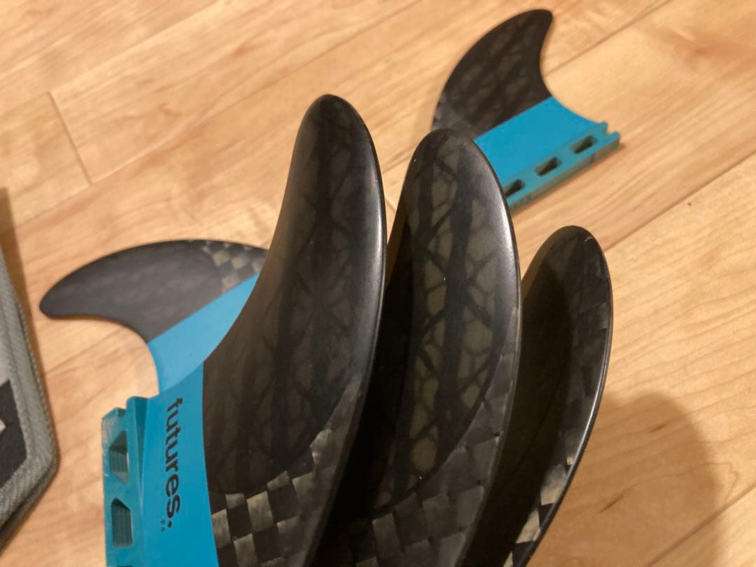 Blackstix 3.0 F4 -v2 FUTURES 5フィン　Sサイズ