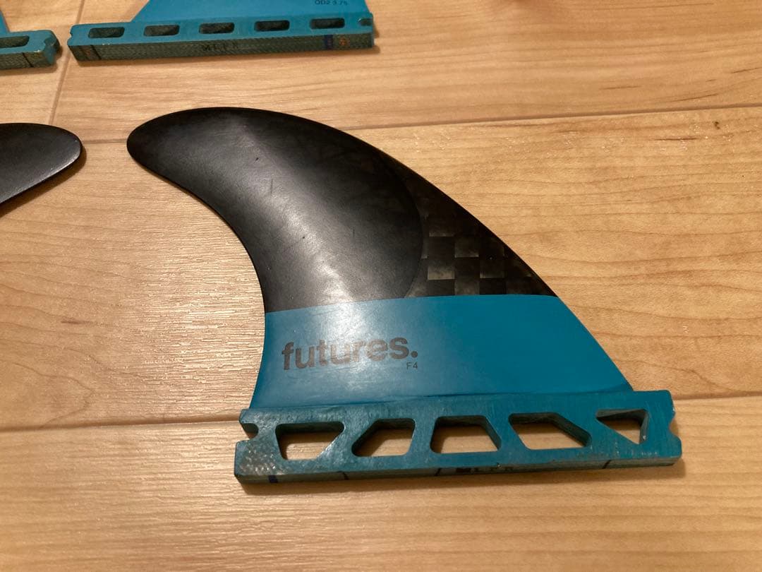 Blackstix 3.0 F4 -v2 FUTURES 5フィン　Sサイズ