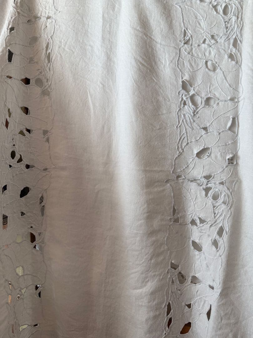 フランスアンティークஐ⋆*くったり素敵なくりぬき刺繍のクロス