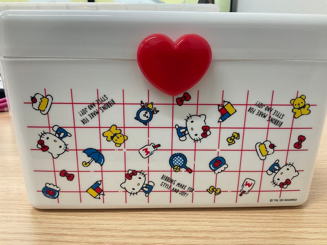 ハローキティ 収納ボックスとタオルセット