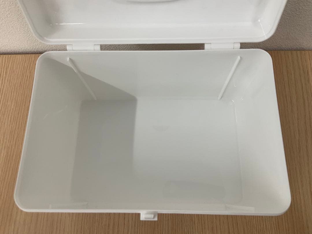 ハローキティ 収納ボックスとタオルセット