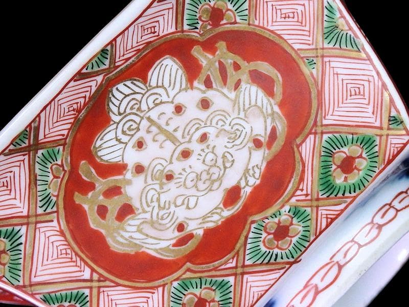 大聖寺伊万里　金唐草に獅子　石畳花枡紋の図　四方角向付　D508AS-DCm