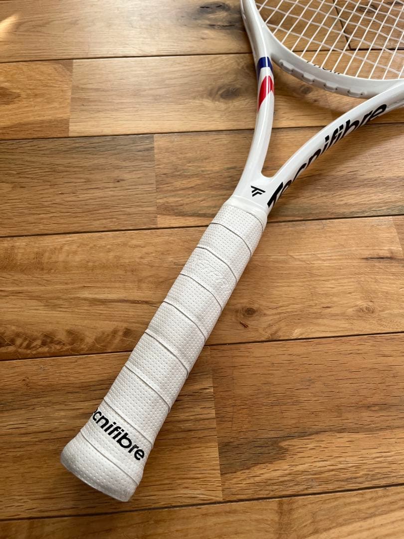 【2025年モデル】美品 テクニファイバー T-FIGHT 305S グリップ2