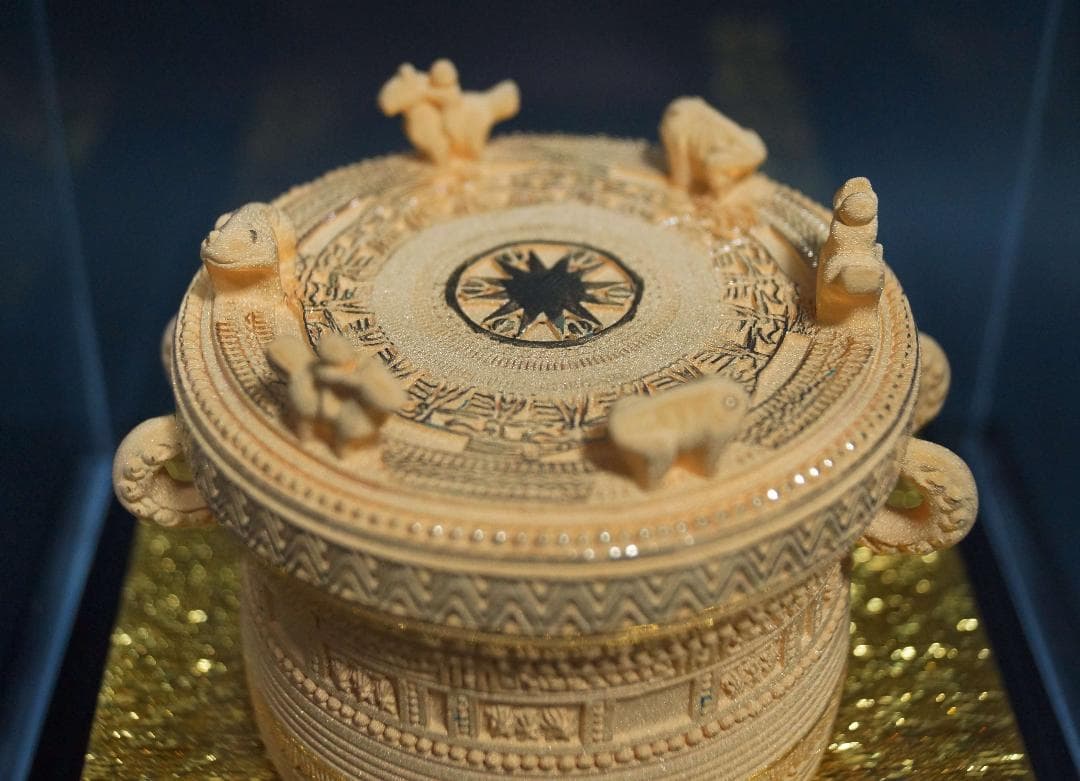 金メッキ古代青銅鼓造形置物 可愛らしいカエルの像 ケース付き 香港発行測定書付