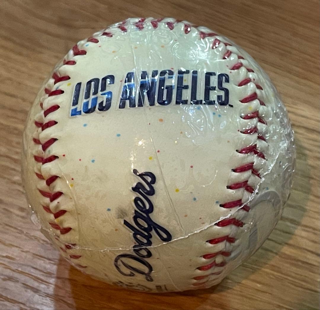 【球場限定レア】MLBドジャース　シティコネクト　デザイン ローリングス　ボール