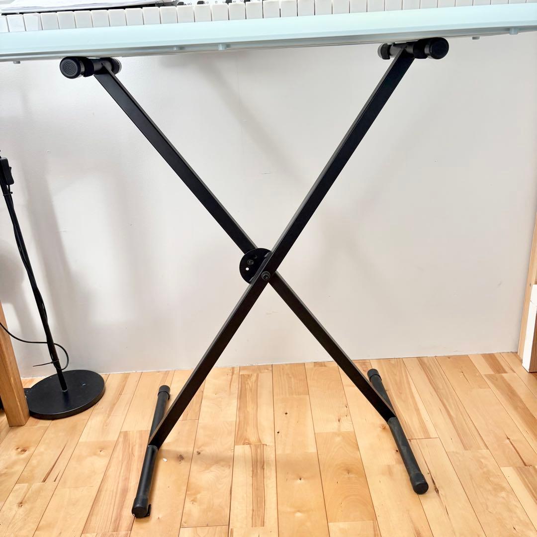 CASIO カシオ　光ナビゲーションキーボード　LK-108 かわいい電子ピアノ