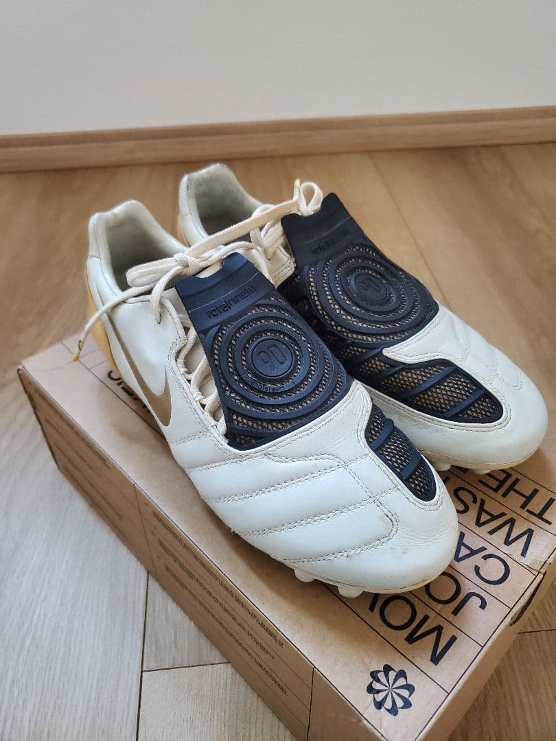 ナイキ Nike Total90 トータル90 26.5cm