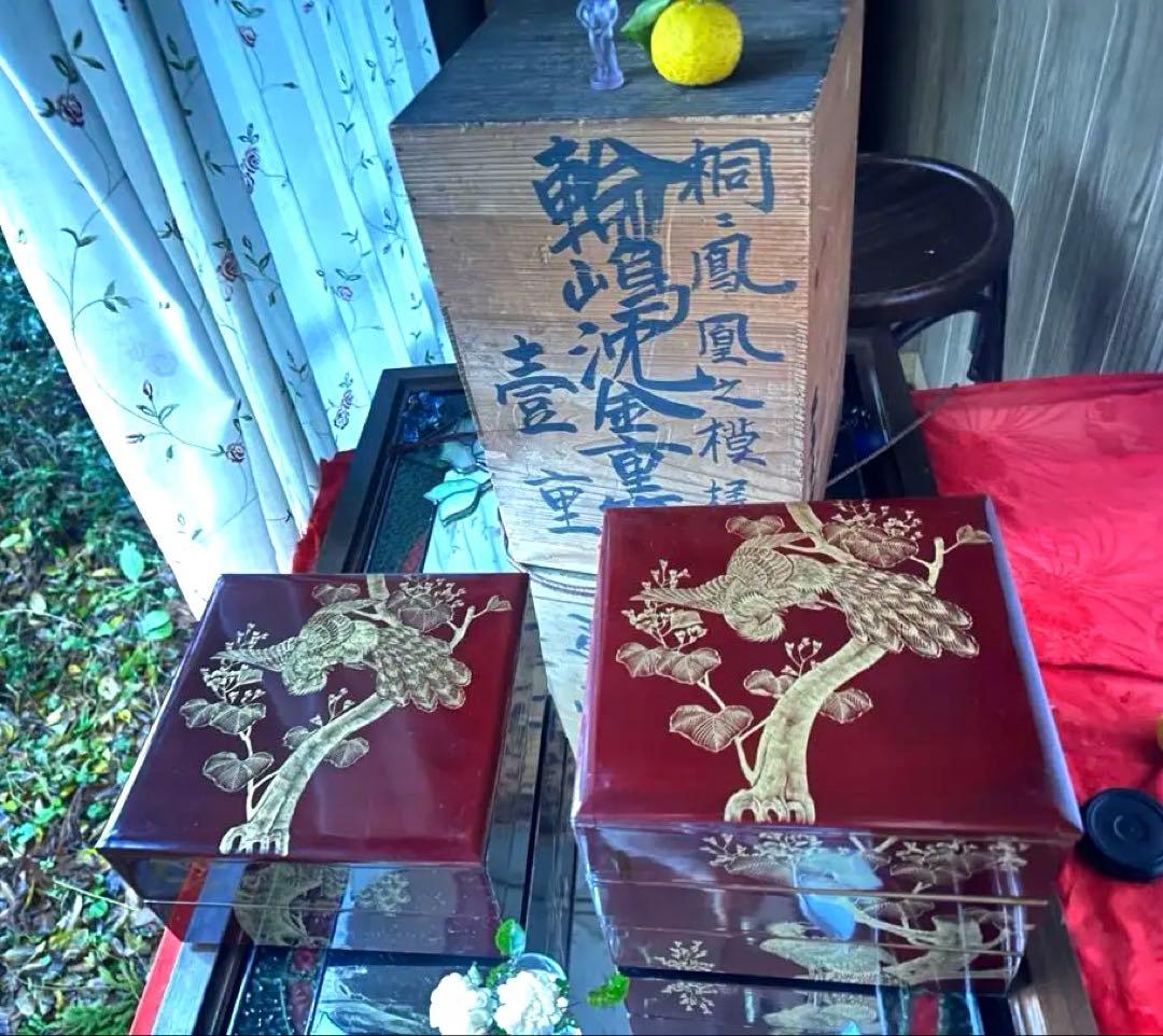 お年玉価格 ‼️JAPAN時代溜塗沈金　桐花鳳凰に松　鳳凰　五段重箱二枚蓋木箱入