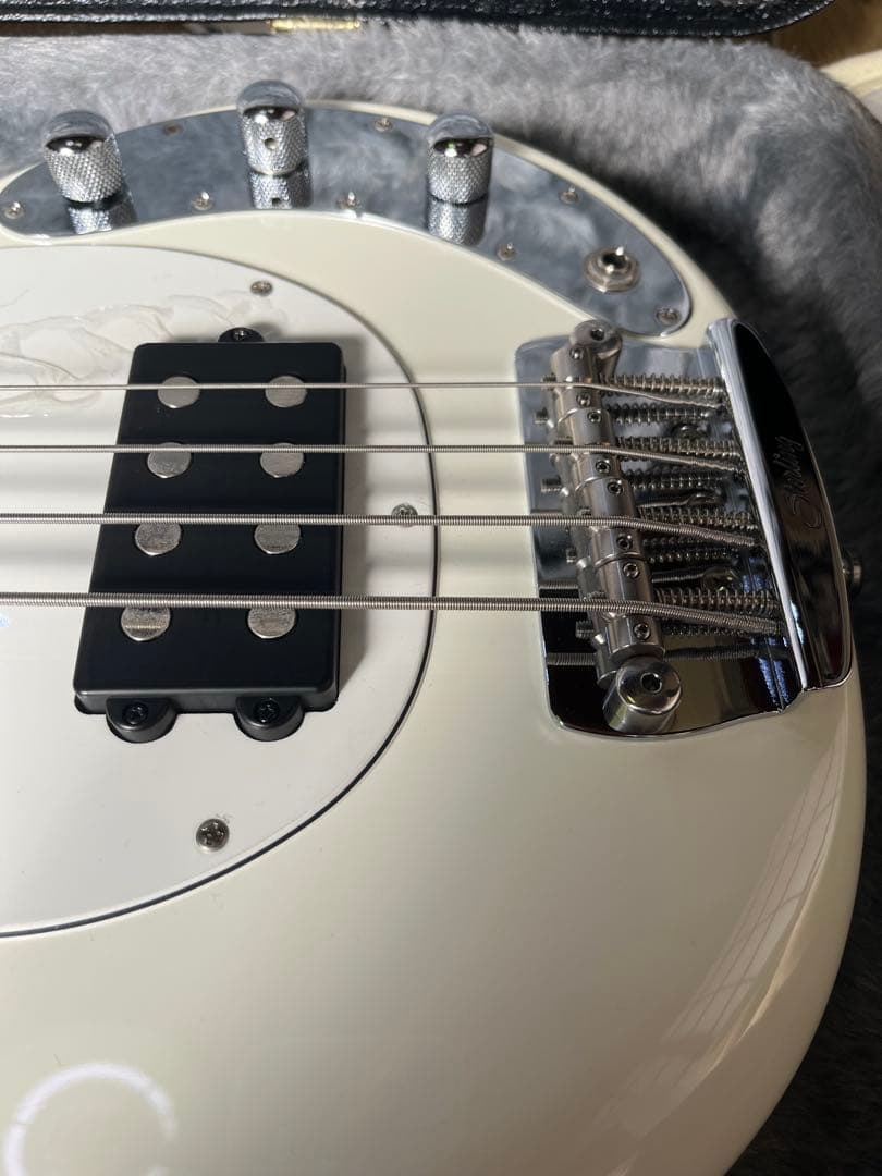 『稀少美品』Sterling by MUSIC MAN STINGRAY SS4