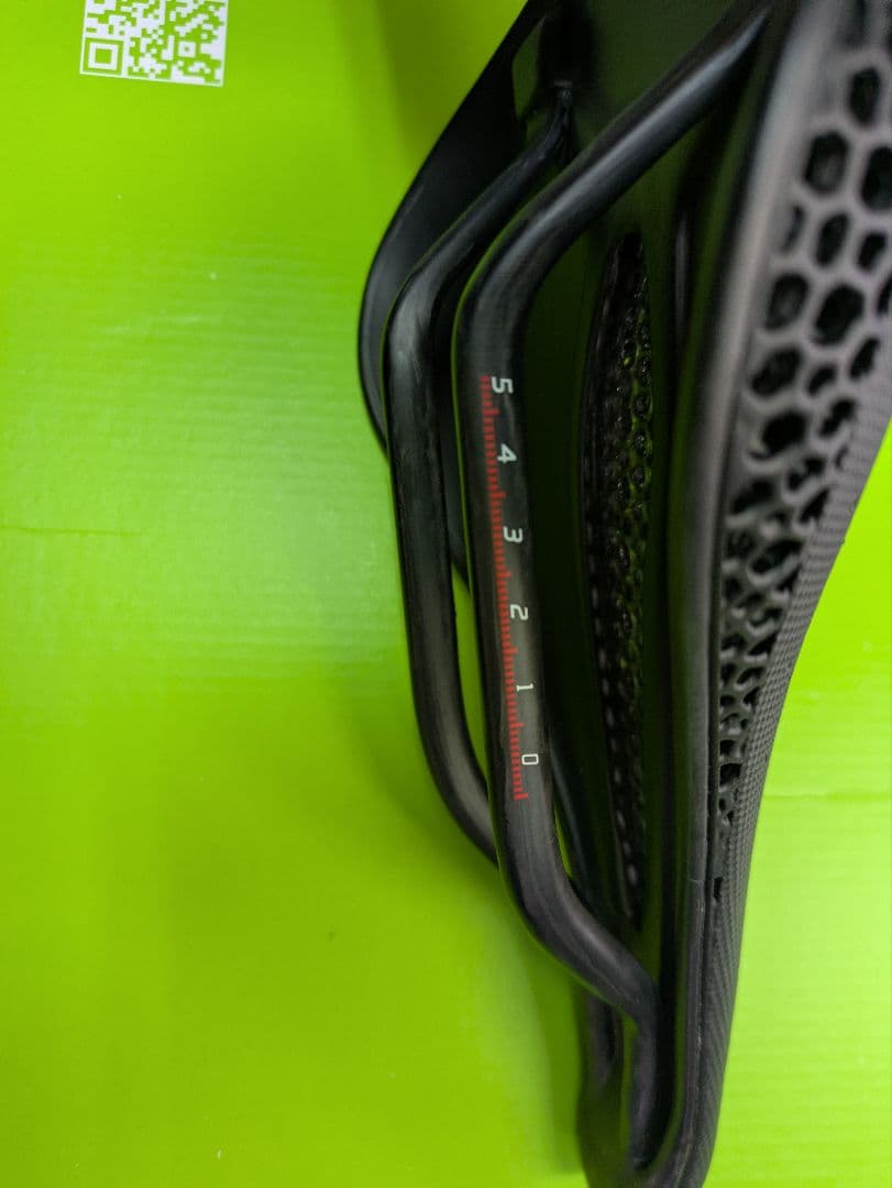 TNI 3D Aero Flow サドル1