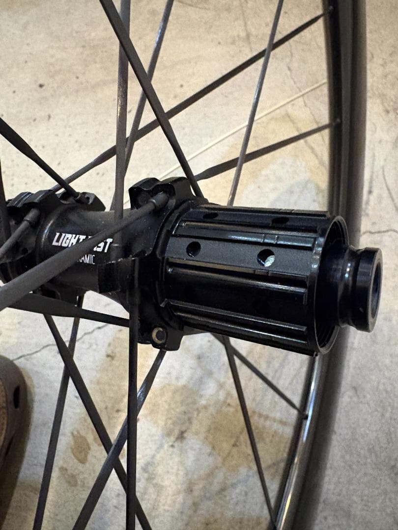 LightFast ウルトラライトカーボンホイールDB／シマノ仕様　美品