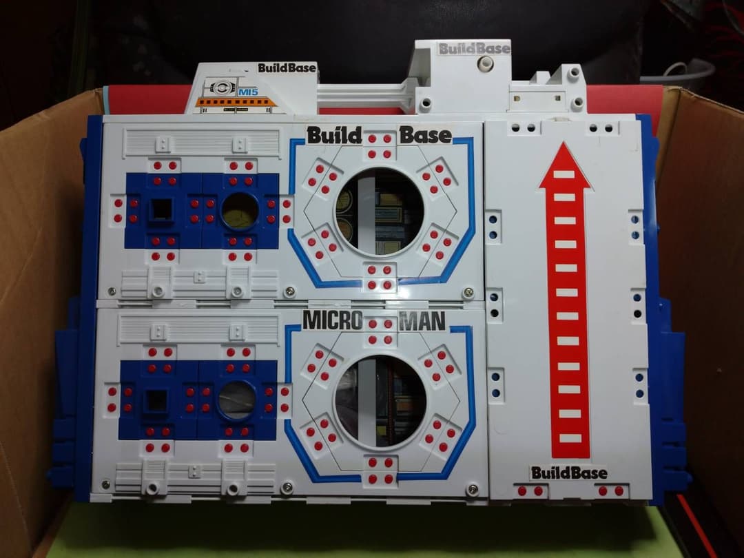 入手困難!超美完品 ミクロマン ポリスキーパー ビルド基地