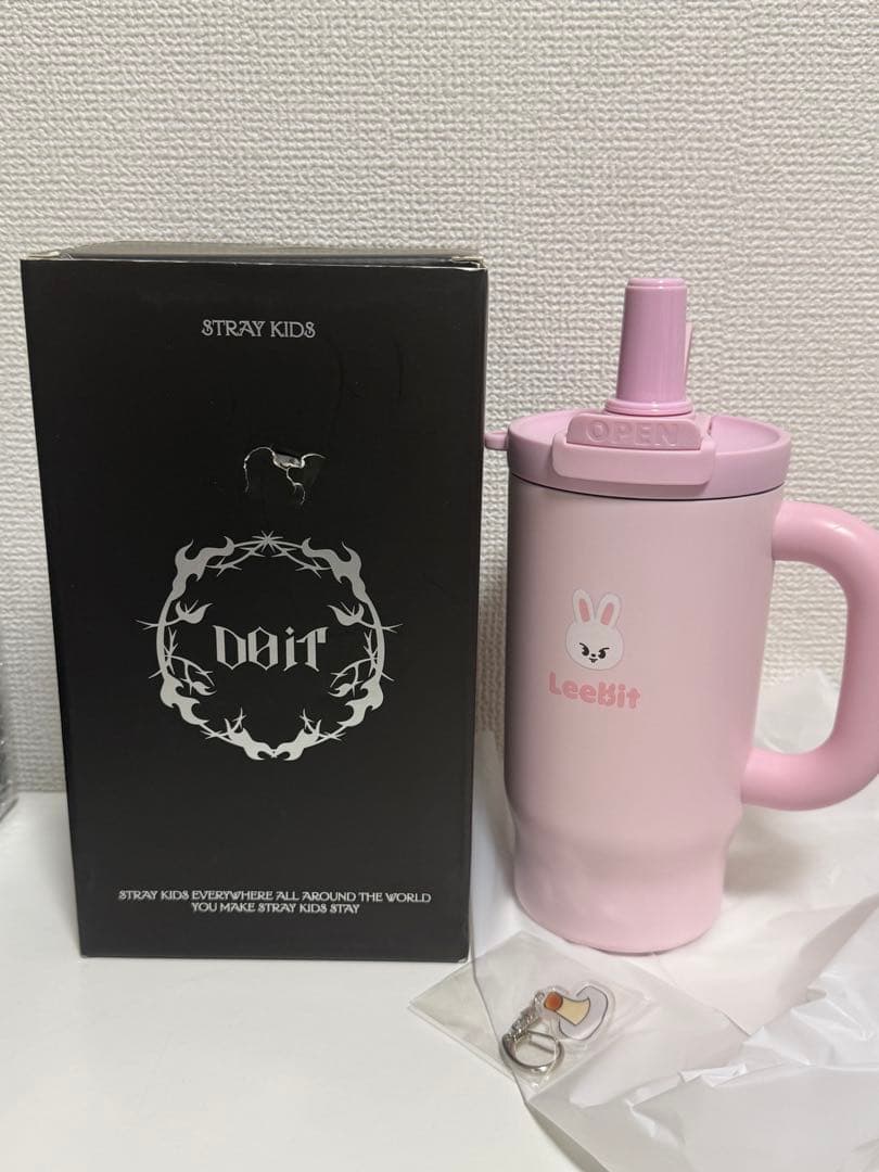 straykids ポップアップ yizhiyu タンブラー　マグ リノ