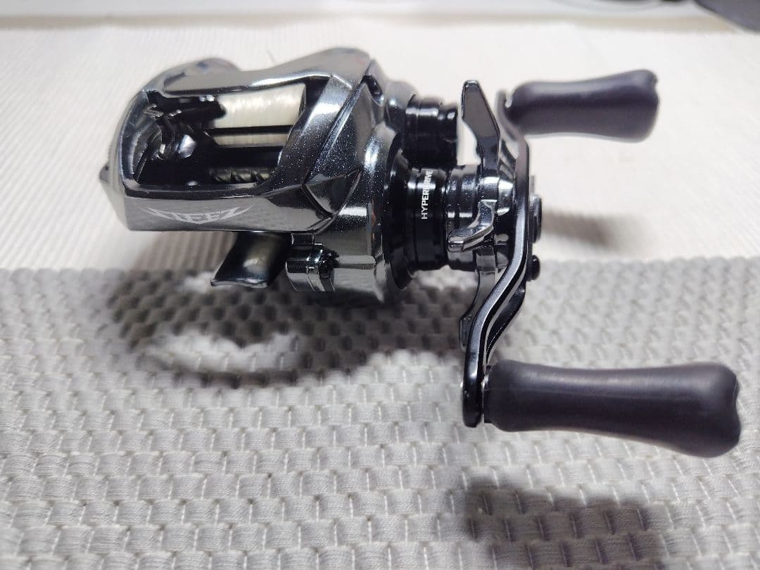 ダイワ ’21 スティーズLTD SV TW 1000L・左ハンドル　中古品