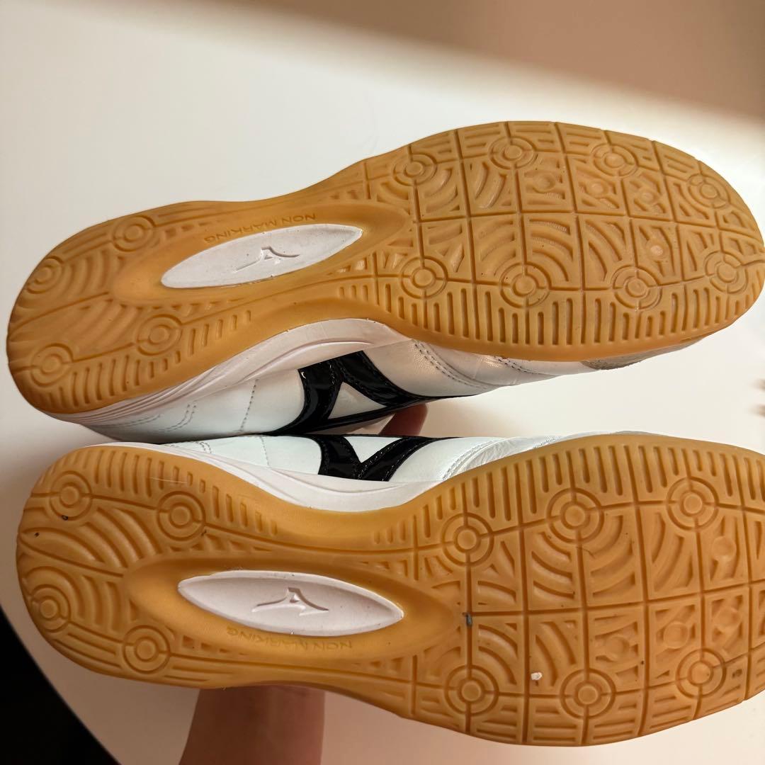 MIZUNO サッカーシューズ ホワイト/ブラック/レッド