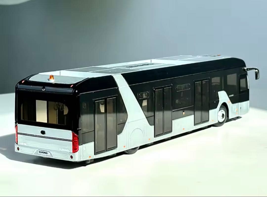 YUTONG バスモデル 1/43 スケールモデル