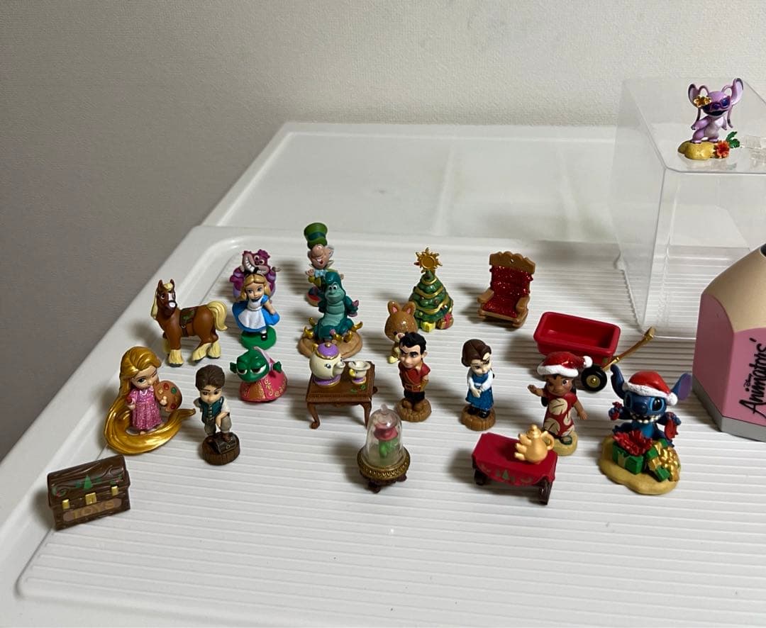 ディズニー、アニメータードール（ミニ）リトルズ、ラプンツェル、ステッチフィギュア