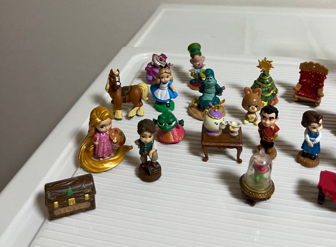 ディズニー、アニメータードール（ミニ）リトルズ、ラプンツェル、ステッチフィギュア