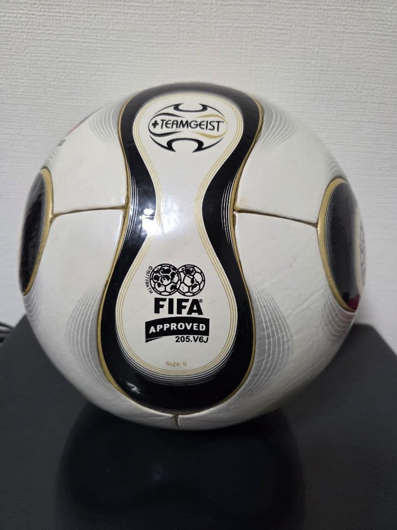 adidas チームガイスト サッカーボール 5号 ジャブラニ