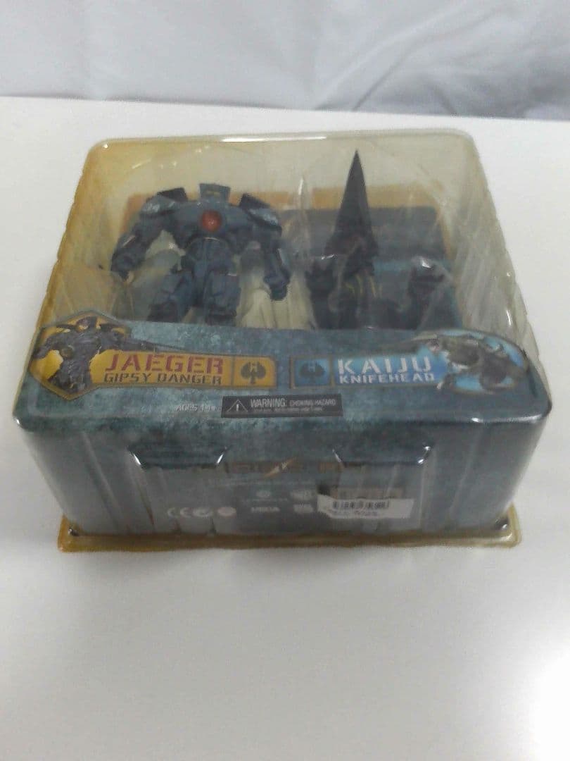 2013ネカ 　パシフィックリムGIPSY DANGER & KNIFEHEAD