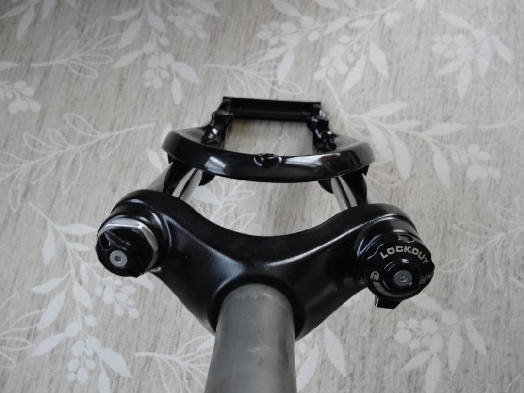 ・BesV　PS1　20インチ　フロントフォーク　（新品、取り外し品）