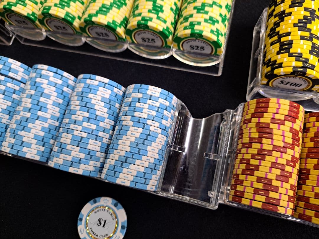 ポーカーチップ６種類５５０枚&カードセット　モンテカルロ　クレイ　中古品