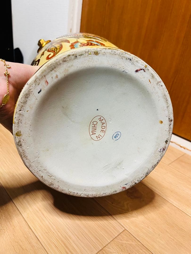 中国壺 飾り壺 中国製 チャイニーズ MADEINCHINA 大きい　ゴールド