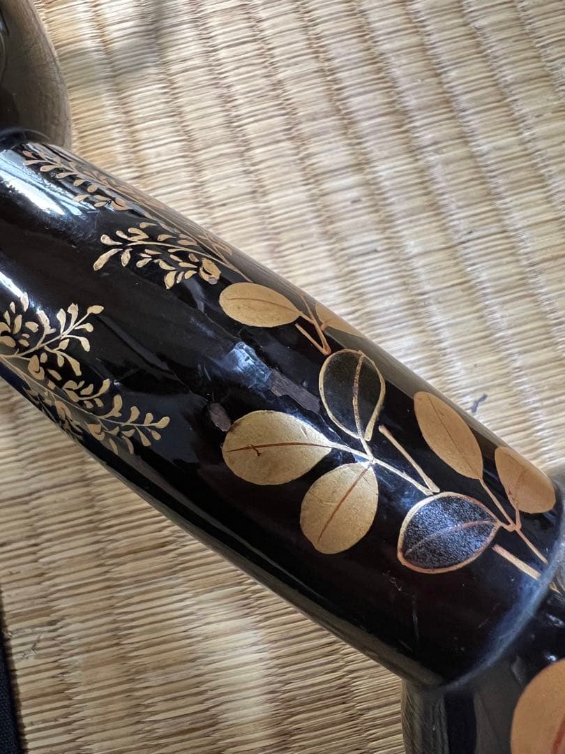 小鼓　胴　草模様