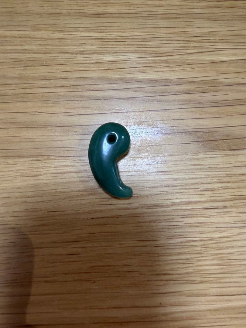 糸魚川翡翠 勾玉 12g 3.6cm 天然石 パワーストーン