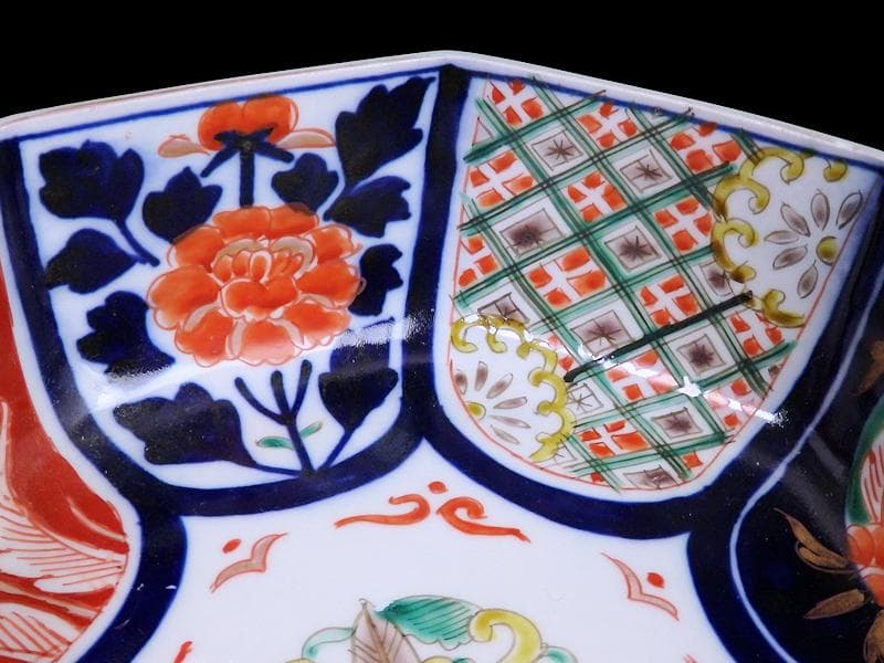 古伊万里　色絵　牡丹に菊　十字四方襷紋に雪輪　八角鉢　C017AS-fbvg