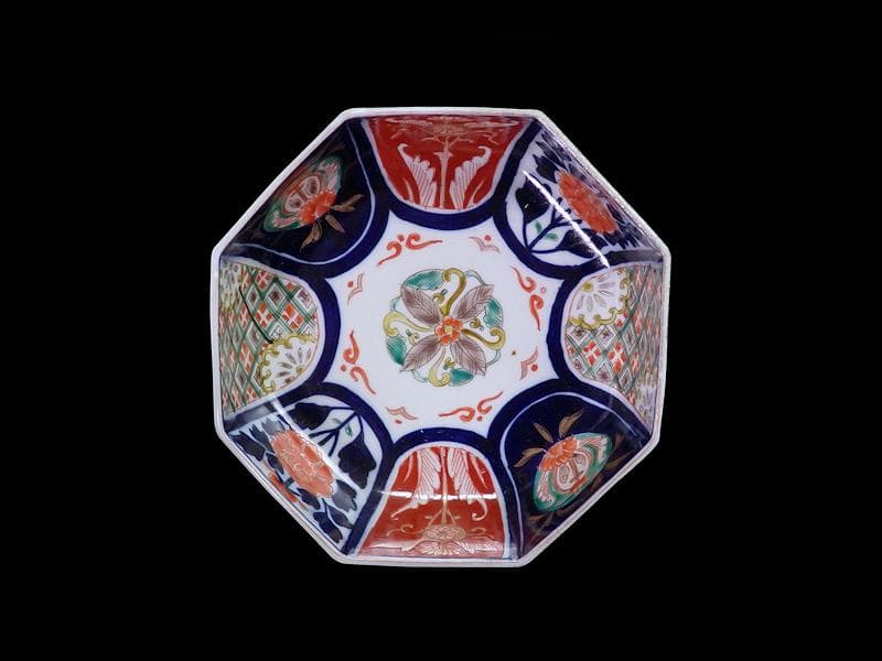 古伊万里　色絵　牡丹に菊　十字四方襷紋に雪輪　八角鉢　C017AS-fbvg