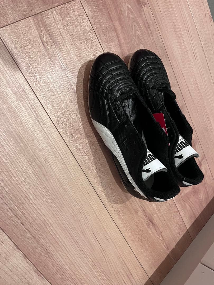 PUMA ブラック スパイクシューズ
