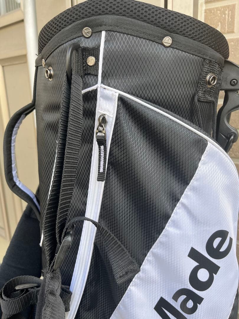 テーラーメイド　キャディバッグ　スタンド型　フードカバーあり